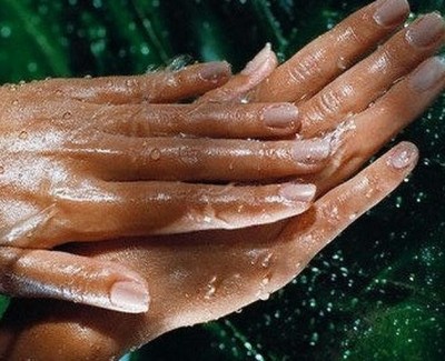 Как ухаживать за кожей рук - увлажнение