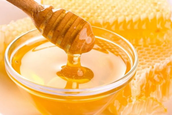 Мёд в прозрачной пиале