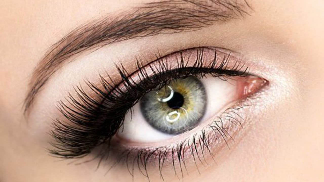 Серо-зеленые глаза – изюминка внешности