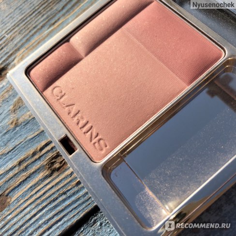 Румяна Clarins Blush Prodige Illuminating Cheek Colour фото