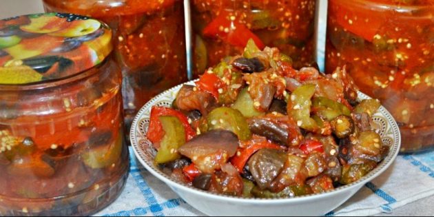 Вкусные баклажаны на зиму: Баклажаны с огурцами и перцем в томатном соусе