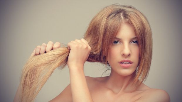 Что делать, если волосы пушатся после мытья? Список и советы