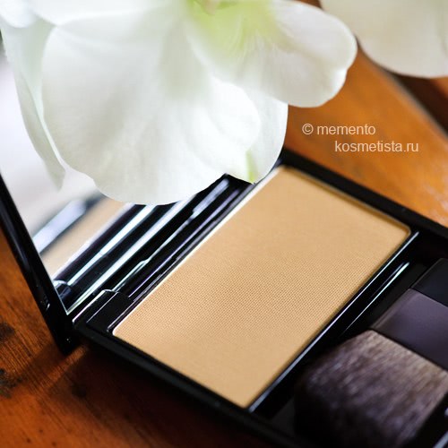 Свет мой, Shiseido Luminizing Satin Face Color Soft Beam Gold, Be206