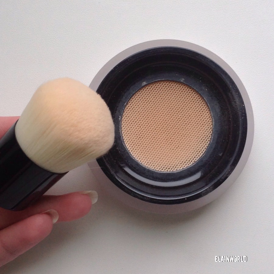 Chanel Vitalumiere Loose Powder Foundation with mini kabuki brush SPF 15 (№10)