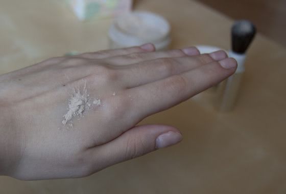 Рассыпчатая пудра для лица с кисточкой Blended Face Powder And Brush от Clinique