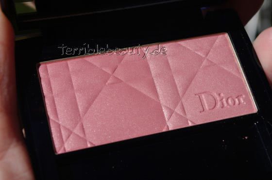 Сочные румяна Dior Diorblush 943 Strawberry sorbet