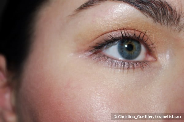 Кремовые тени с мерцающим эффектом Shiseido Shimmering Eye Color:  WT 901 Mist, OR 313 Sunshower (LE), PK 214 Pale Shell (LE)