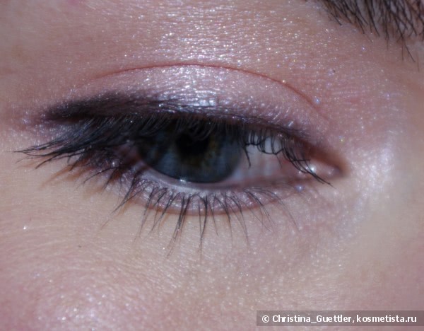 Кремовые тени с мерцающим эффектом Shiseido Shimmering Eye Color:  WT 901 Mist, OR 313 Sunshower (LE), PK 214 Pale Shell (LE)