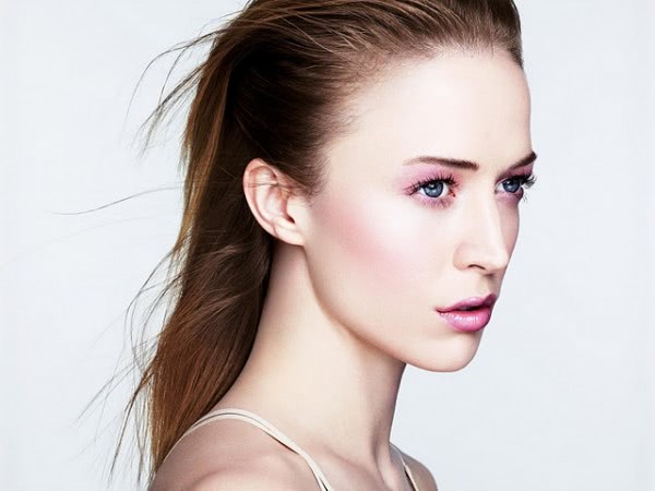 Кремовые тени с мерцающим эффектом Shiseido Shimmering Eye Color:  WT 901 Mist, OR 313 Sunshower (LE), PK 214 Pale Shell (LE)