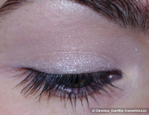 Кремовые тени с мерцающим эффектом Shiseido Shimmering Eye Color:  WT 901 Mist, OR 313 Sunshower (LE), PK 214 Pale Shell (LE)