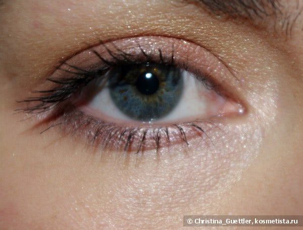 Кремовые тени с мерцающим эффектом Shiseido Shimmering Eye Color:  WT 901 Mist, OR 313 Sunshower (LE), PK 214 Pale Shell (LE)