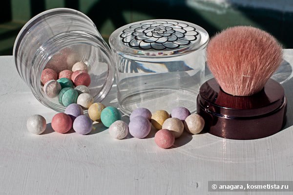 Путешествие с метеорами: пудра и румяна. Guerlain Meteorites travelling pearls duo of powder face&blush with brushes