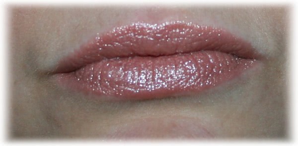Givenchy Rouge Interdit Shine - 01 Sweet, 02 Nude, 09 Bege. Естественный комфорт для губ