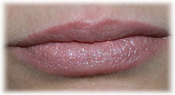 Givenchy Rouge Interdit Shine - 01 Sweet, 02 Nude, 09 Bege. Естественный комфорт для губ