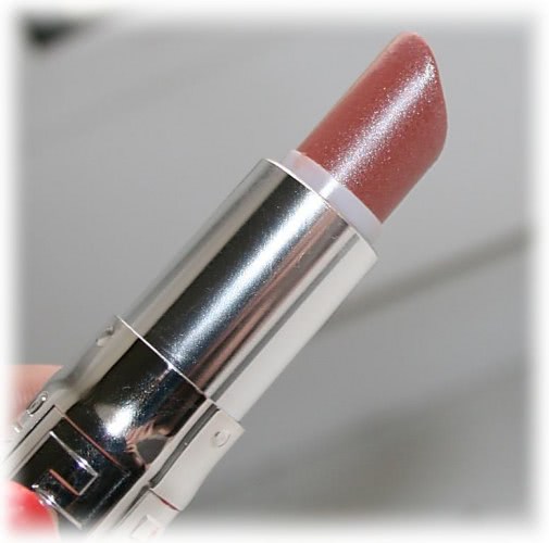 Givenchy Rouge Interdit Shine - 01 Sweet, 02 Nude, 09 Bege. Естественный комфорт для губ