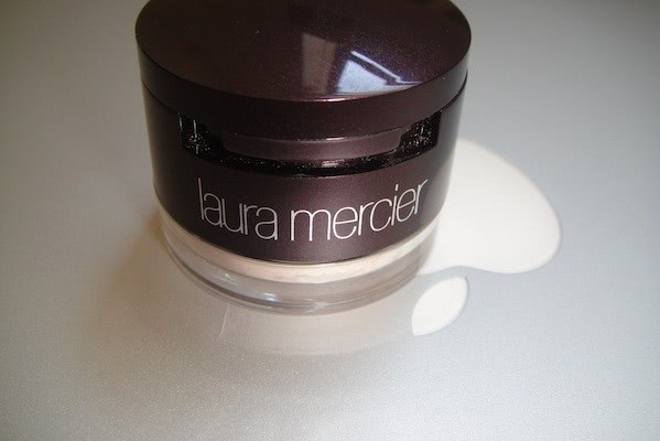 Обзор нескольких средств от Laura Mercier