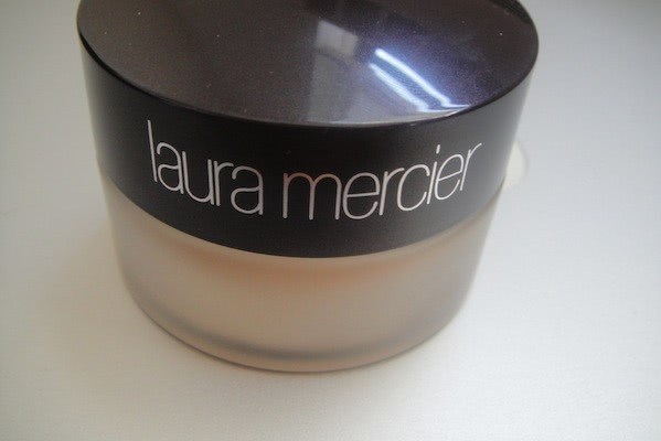 Обзор нескольких средств от Laura Mercier