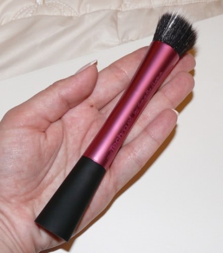 Shiseido Perfect Foundation Brush VS Real Techniques Stippling Brush