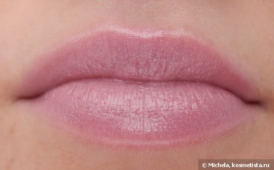 Вне времени. Бестселлеры Mac: Mac Blankety lipstick (Amplified Creme finish) и Mac Angel lipstick (Frost finish)