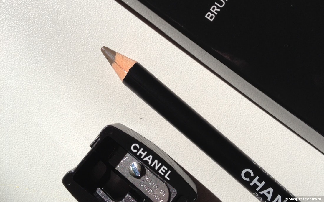 Chanel Le Crayon Sourcils Precision Brow Definer - Карандаш для бровей в оттенке № 30 ( Brun Naturel )