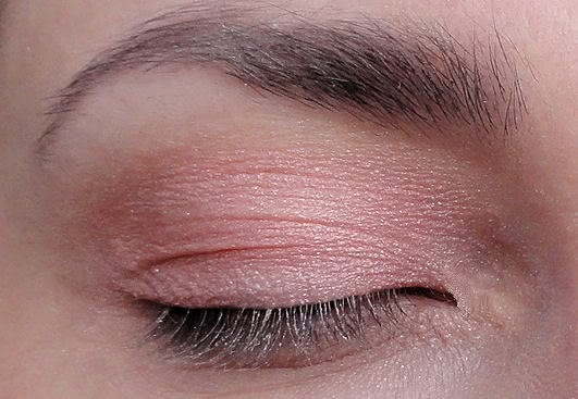 Моно-тени для век с шелковистой текстурой и эффектом сияния Shiseido Luminizing Satin Eye Color PK 319 Peach