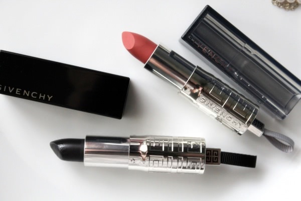 Черная звезда Givenchy Rouge Interdit Lipstick 