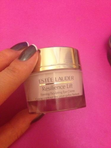 Неоднозначный Estee Lauder Resilience Lift Firming Eye Cream