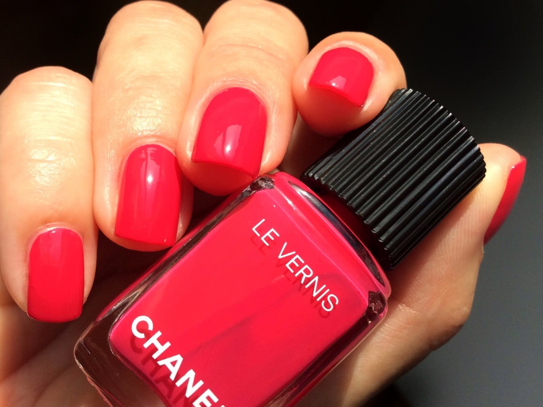 Chanel Le Vernis Longwear Nail Colour #514 Roubachka, #506 Camelia