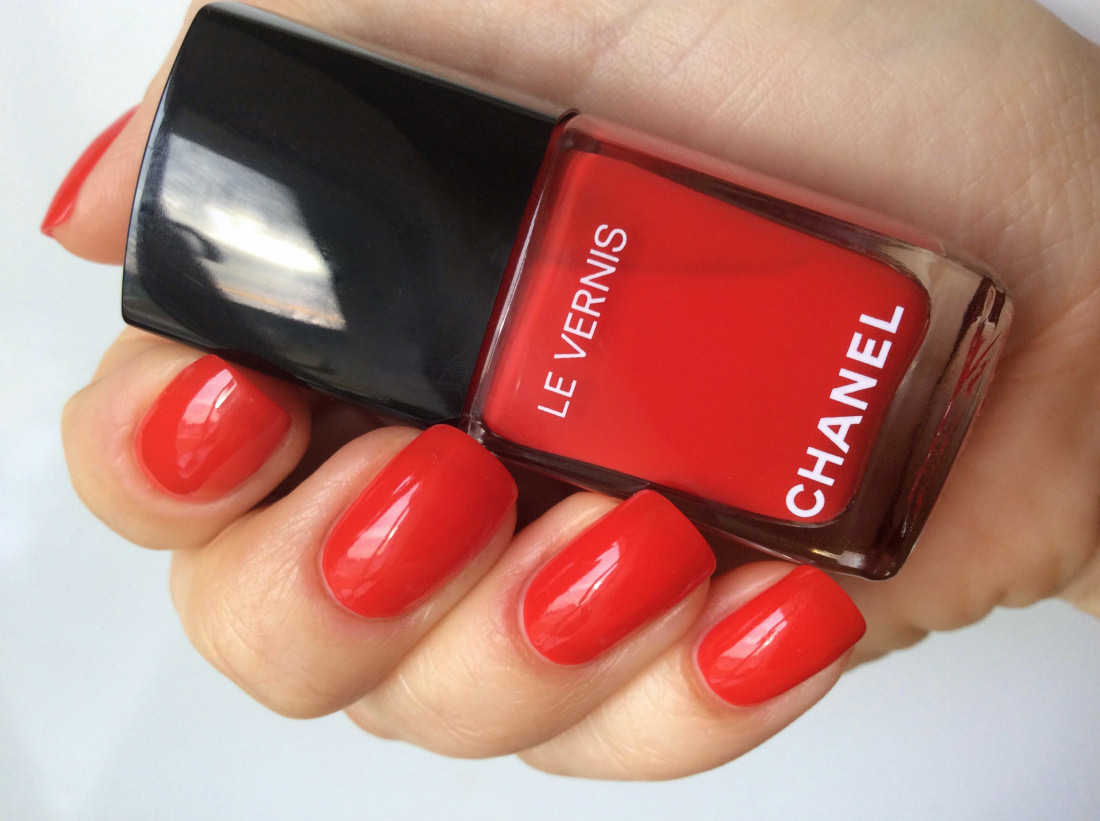 Chanel Coco Code Spring 2017 Makeup - Chanel Le Vernis Longwear Nail Colour 546 Rouge Red