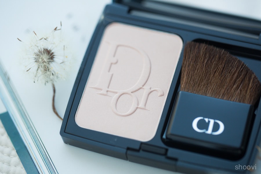 Румяна Dior Diorblush Vibrant Colour Powder Blush в оттенке #421 Starlight