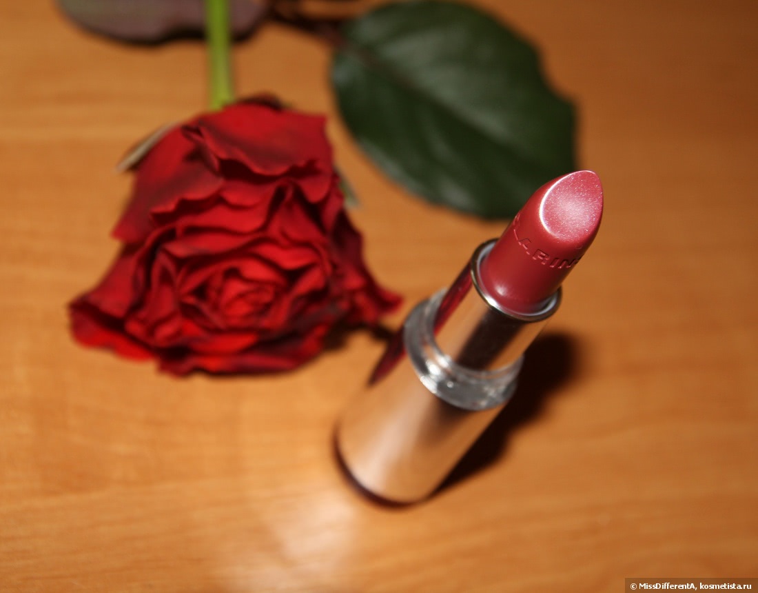 Цвет граната на моих губах с Clarins Joli Rouge Long Wearing Moisturizing Lipstick 732 Grenadine