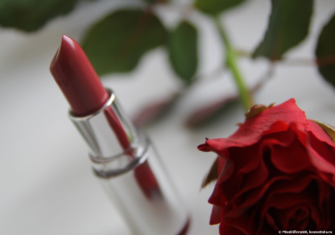 Цвет граната на моих губах с Clarins Joli Rouge Long Wearing Moisturizing Lipstick 732 Grenadine