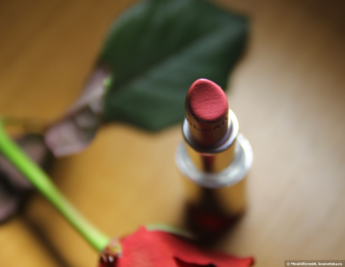 Цвет граната на моих губах с Clarins Joli Rouge Long Wearing Moisturizing Lipstick 732 Grenadine