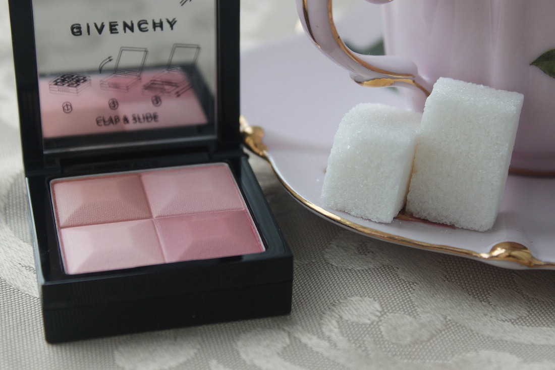 Сладкий ноябрь или один из вариантов отличного подарка на новый год Румяна Givenchy Le Prisme Blush Powder Blush №22 Vintage Pink