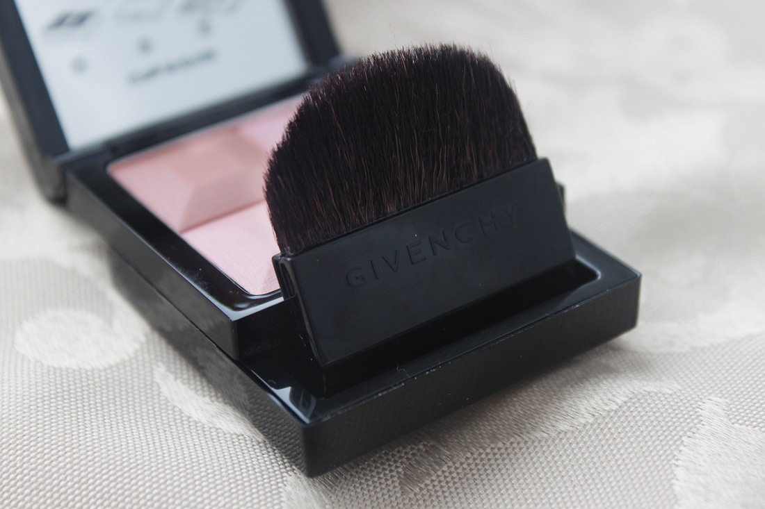 Сладкий ноябрь или один из вариантов отличного подарка на новый год Румяна Givenchy Le Prisme Blush Powder Blush №22 Vintage Pink