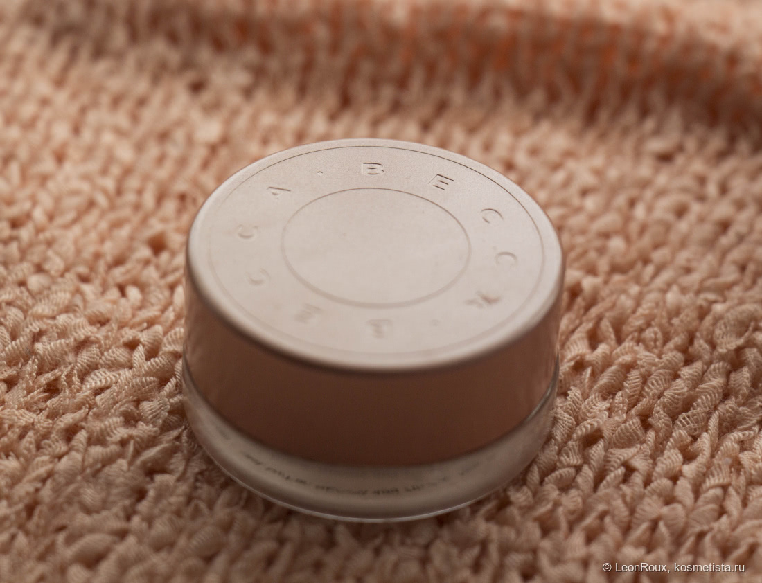 Сияющий тональный крем и консилеры Becca