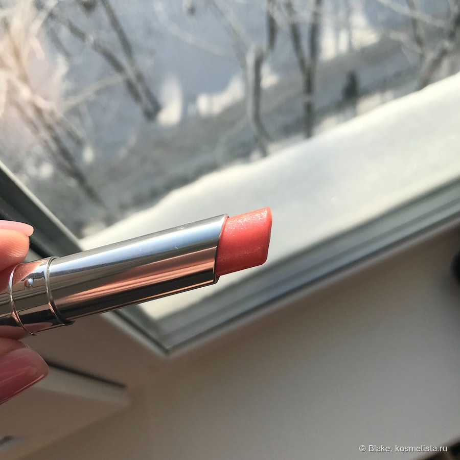 Dior Addict  lip glow в оттенке 010 holo pink