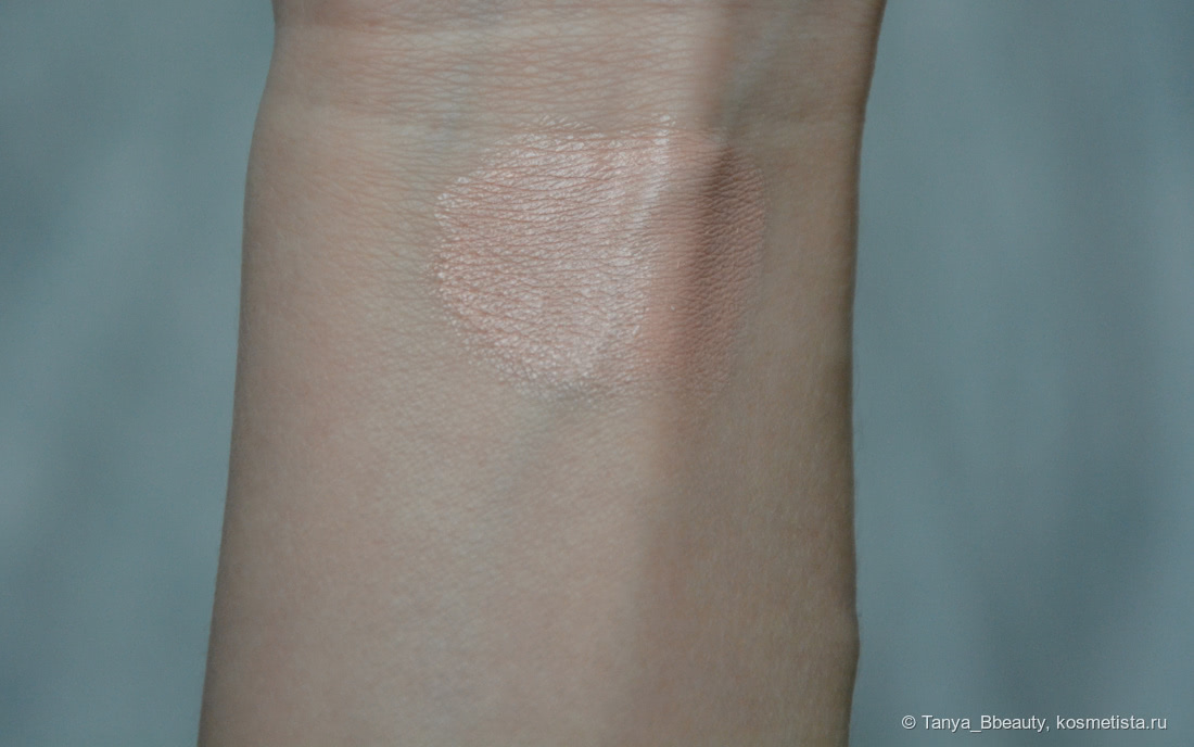 Маскируемся вместе с Becca Under Eye Brightening Corrector