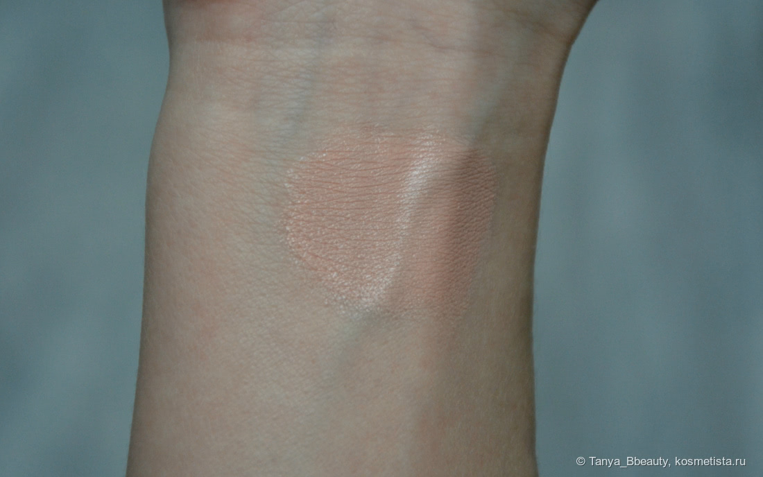 Маскируемся вместе с Becca Under Eye Brightening Corrector