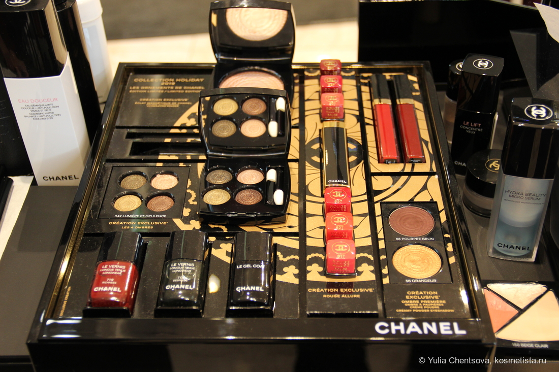 Профессиональные макияжи с рождественской коллекцией Les Ornements de Chanel