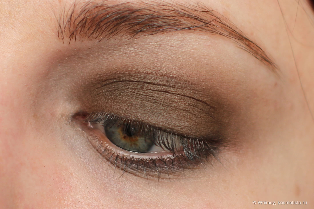 Первая любовь Urban Decay Naked Smoky eyeshadow palette