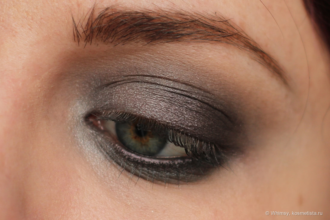 Первая любовь Urban Decay Naked Smoky eyeshadow palette