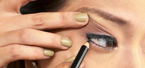 Как карандашом подчеркнуть глаза. Как научится красиво красить глаза карандашом