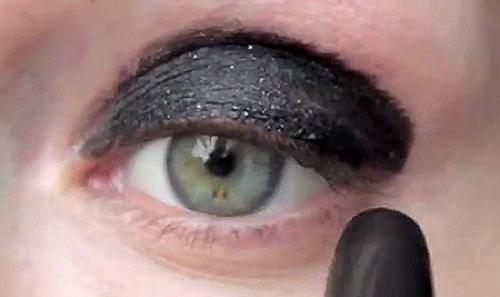 Смоки айс черный. Черный макияж смоки айс (smoky eyes) пошагово