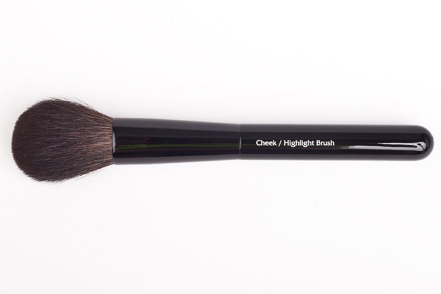 chikuhodo-z-4-Cheek-Highlight-Brush