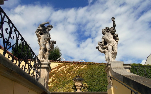 Скульптуры Вртбовский сад