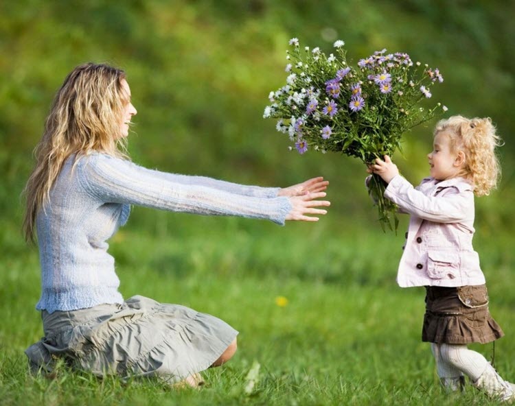 25 ноября в России празднуется День матери