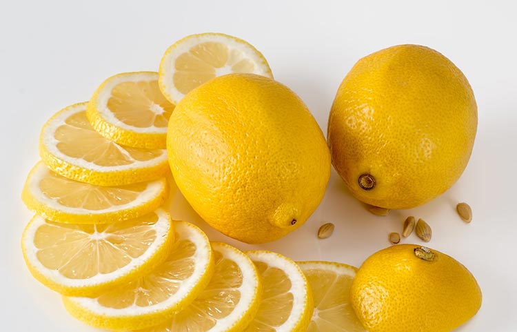 дольки лимона