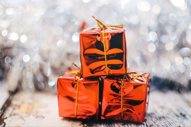 8 оригинальных идей упаковать недорогие подарки, которые запомнят надолго