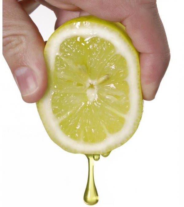 протирать лицо лимоном